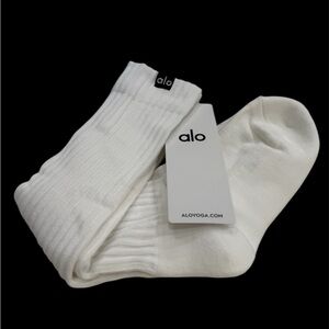 ALO Yoga Scrunch Unisex White Socks